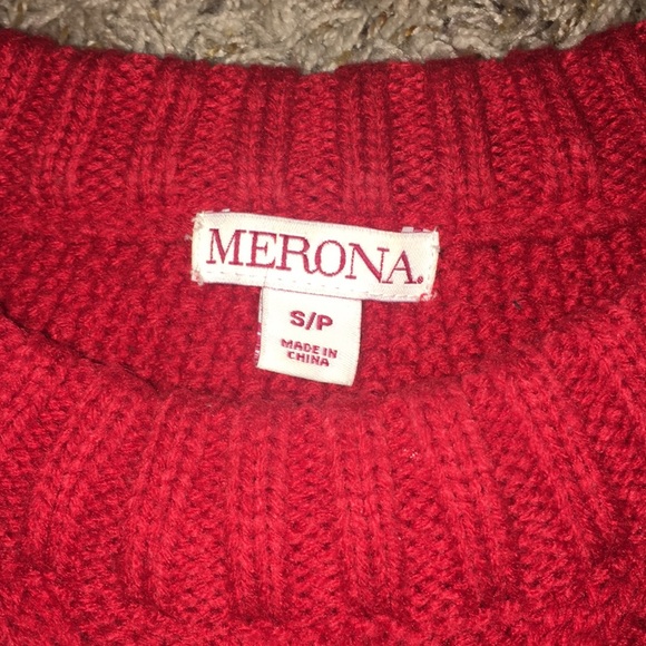 Red sweater - Picture 4 of 4